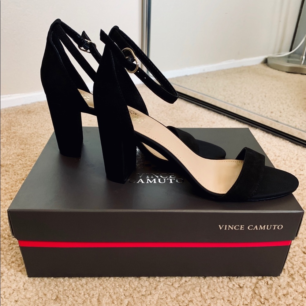 NWT Vince Camuto Black Black Heels